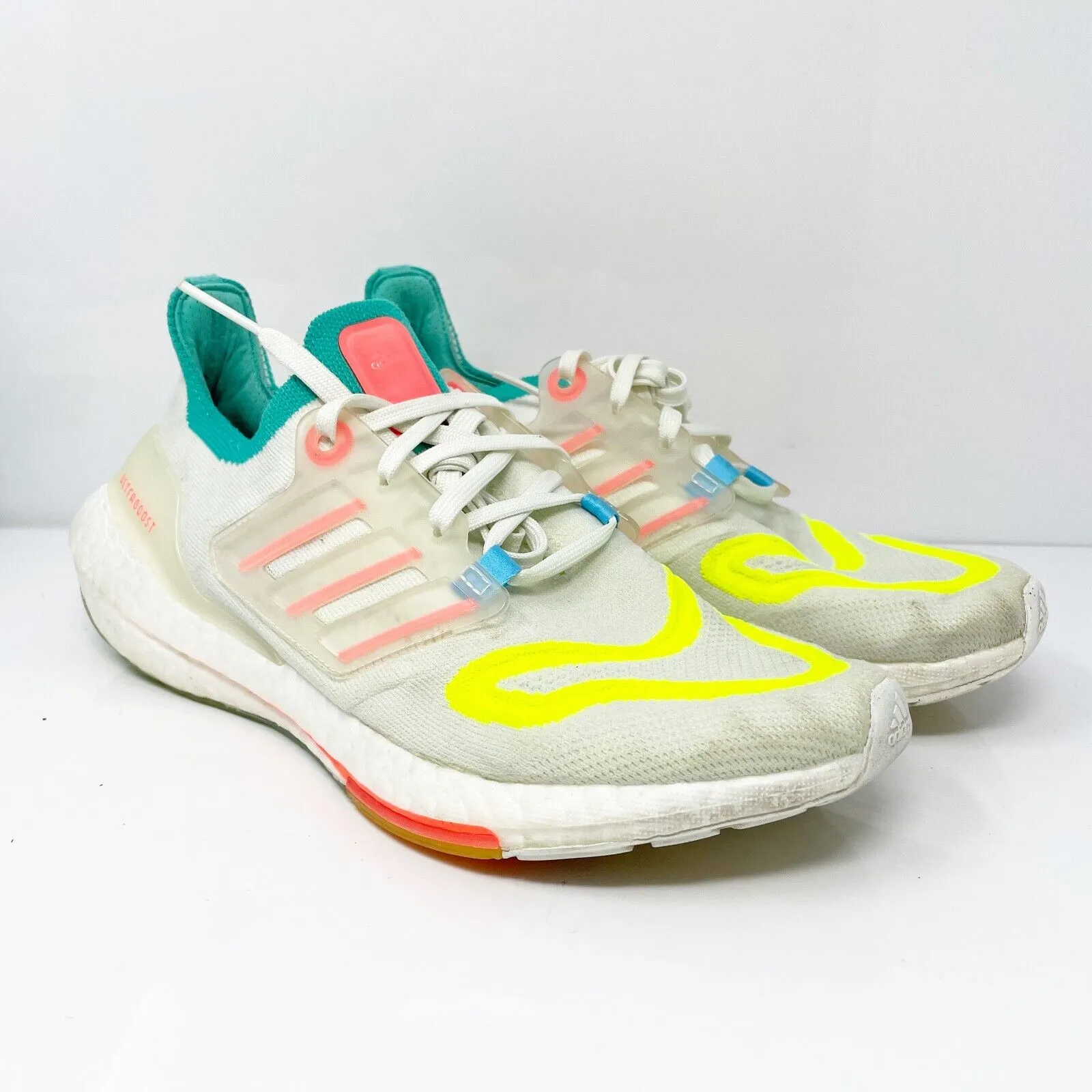 Adidas Womens Ultra Boost 22 GX8015 White Running Shoes Sneakers Size 9