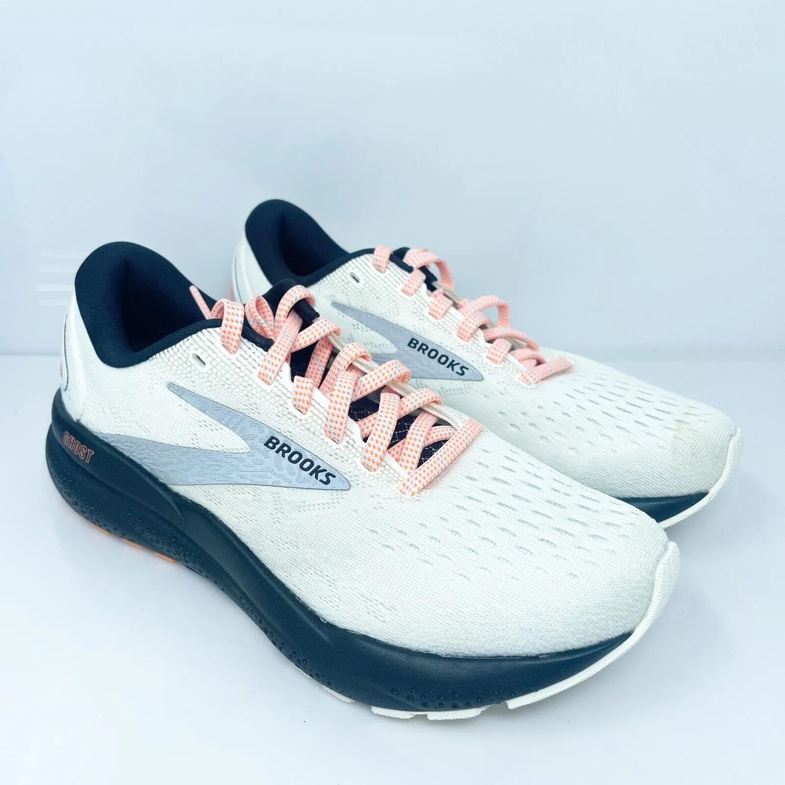 Brooks Womens Ghost 16 1204071B157 White Running Shoes Sneakers Size 6.5 B