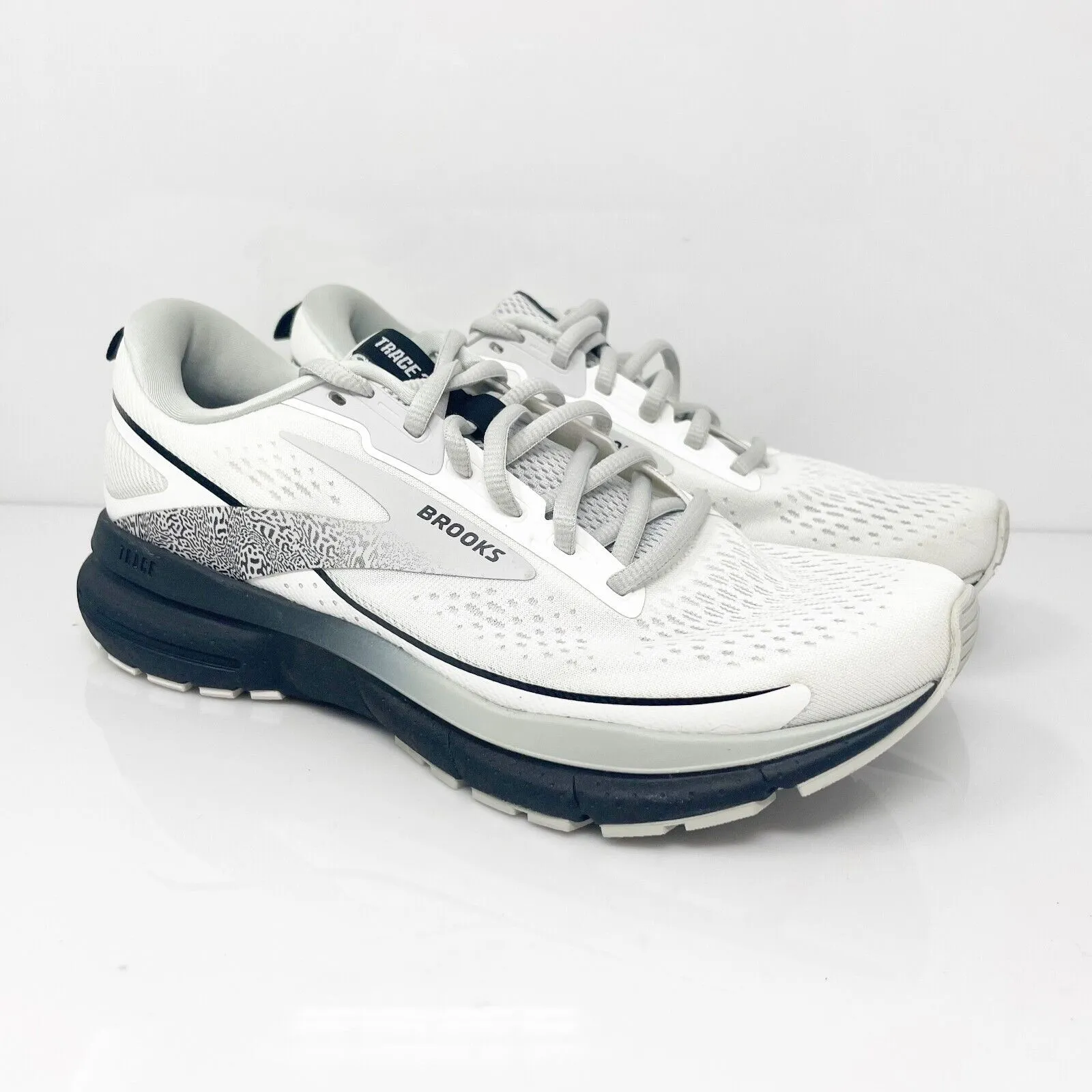 Brooks Womens Trace 3 1204011B191 White Running Shoes Sneakers Size 8 B