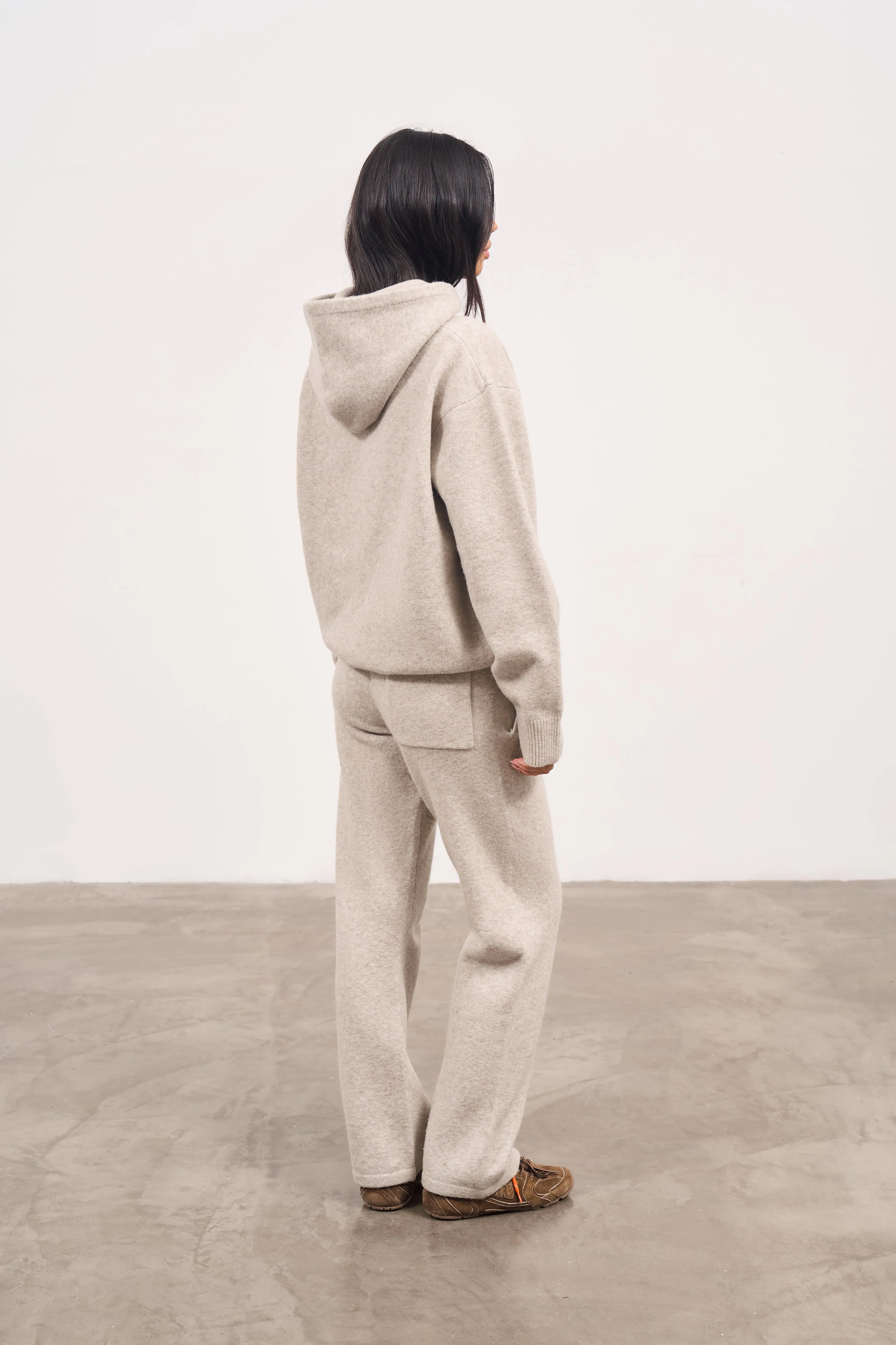 FLUFFY EMBLEM KNITTED HOODIE - BEIGE
