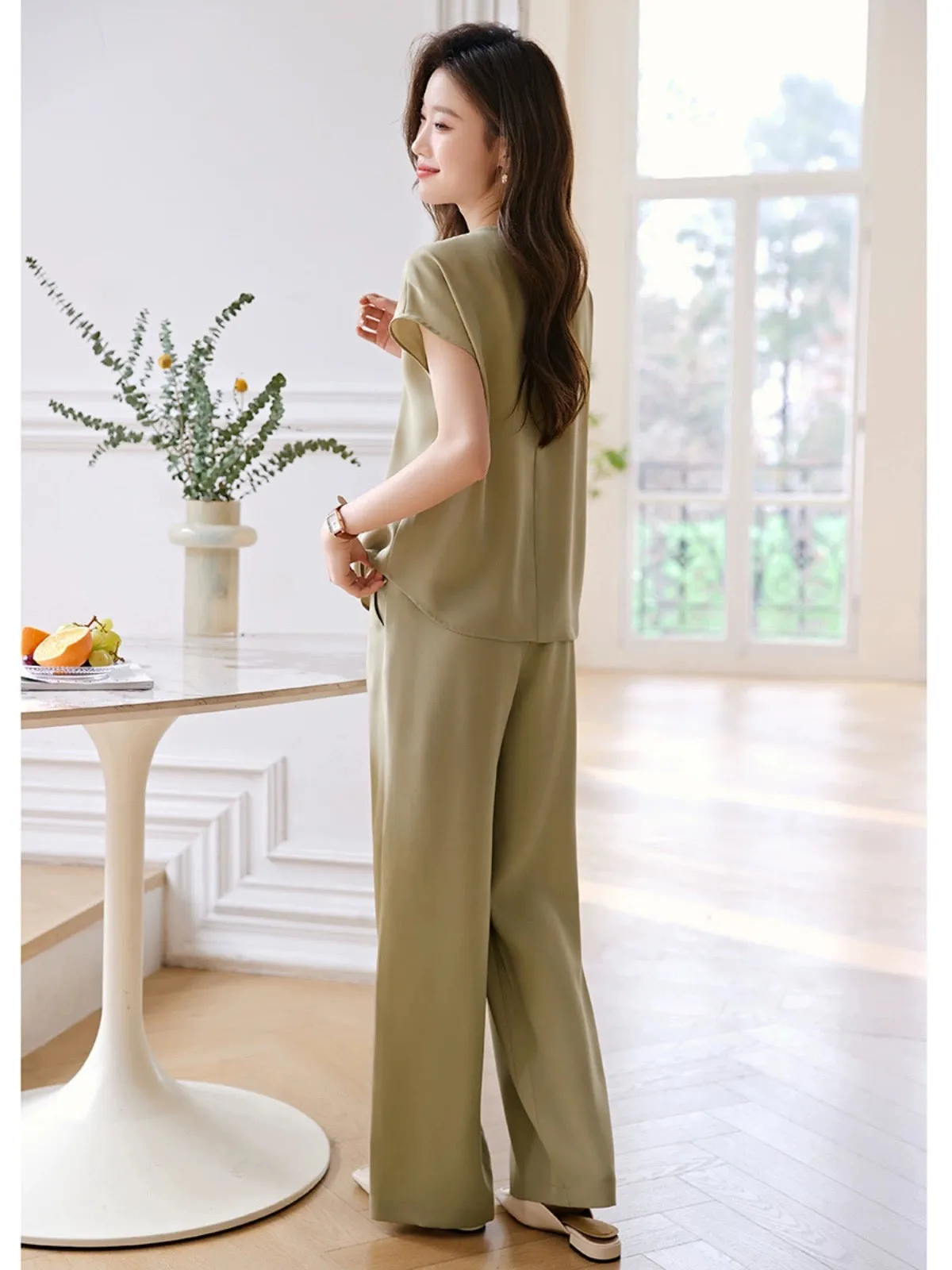 Mohan Yimei design minimalist high-end commuter workplace vest suit for women 2024 summer new suit