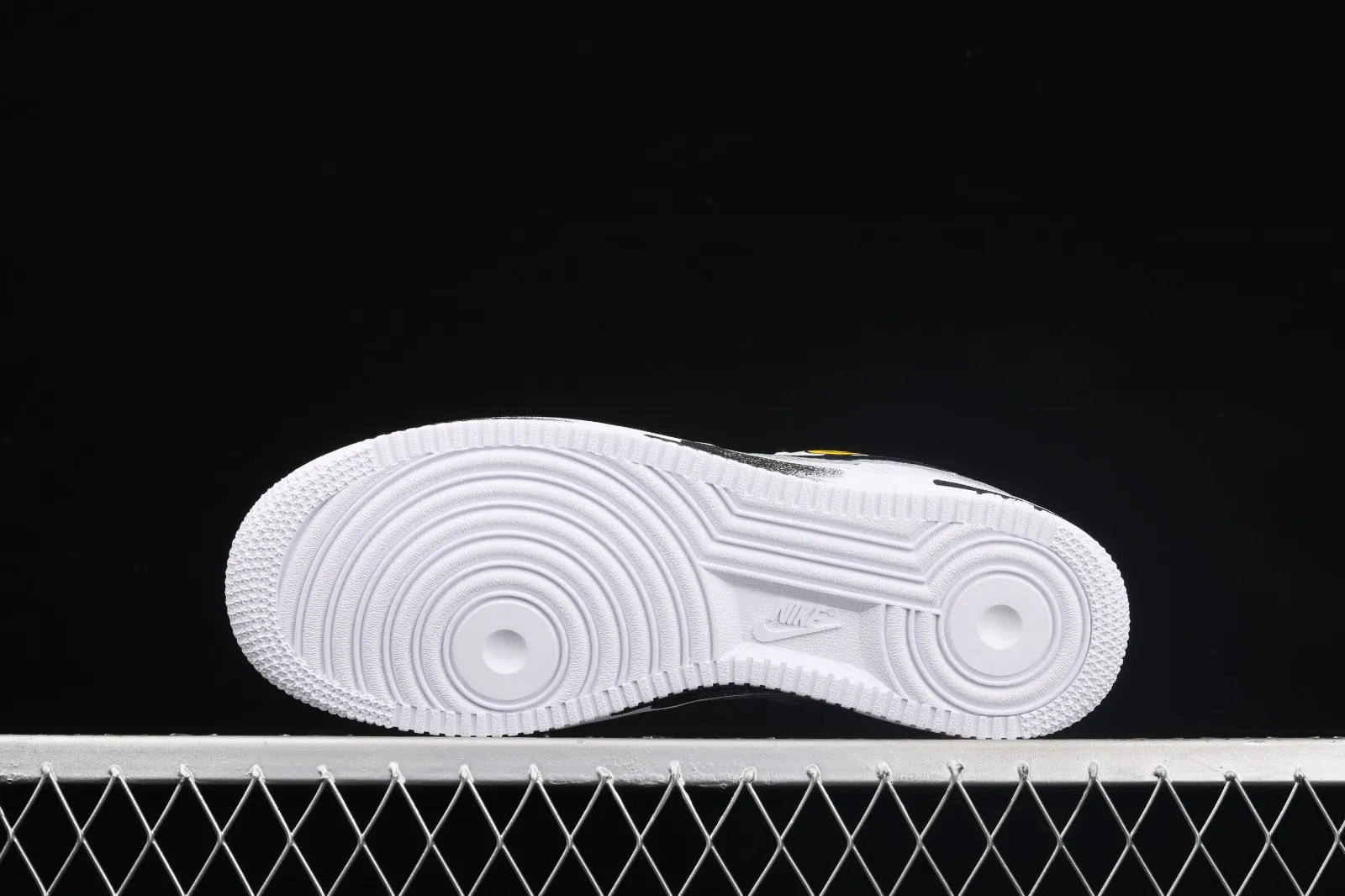 Nike Air Force 1 07 Low White Black Red 315122-811