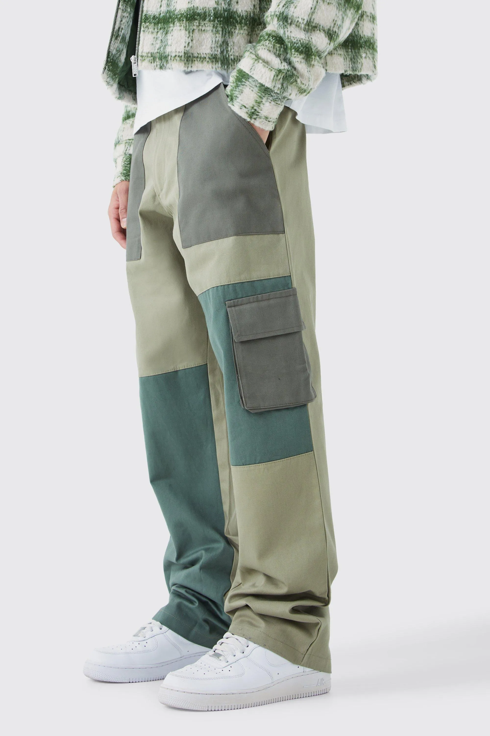 Relaxed Fit Color Block Tonal Branded Cargo Pants