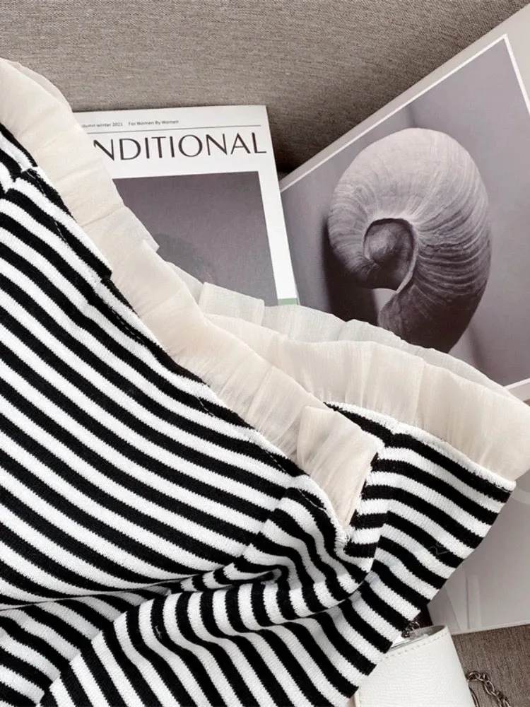 Striped sweater for women 2023 early spring new design niche unique chic one-shoulder clavicle top short style