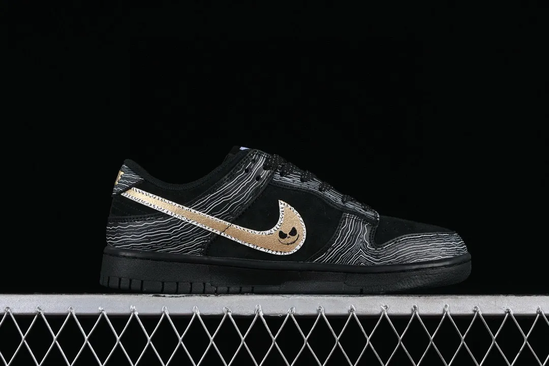 Supreme x Nike SB Dunk Low Black Gold Red XD6188-025